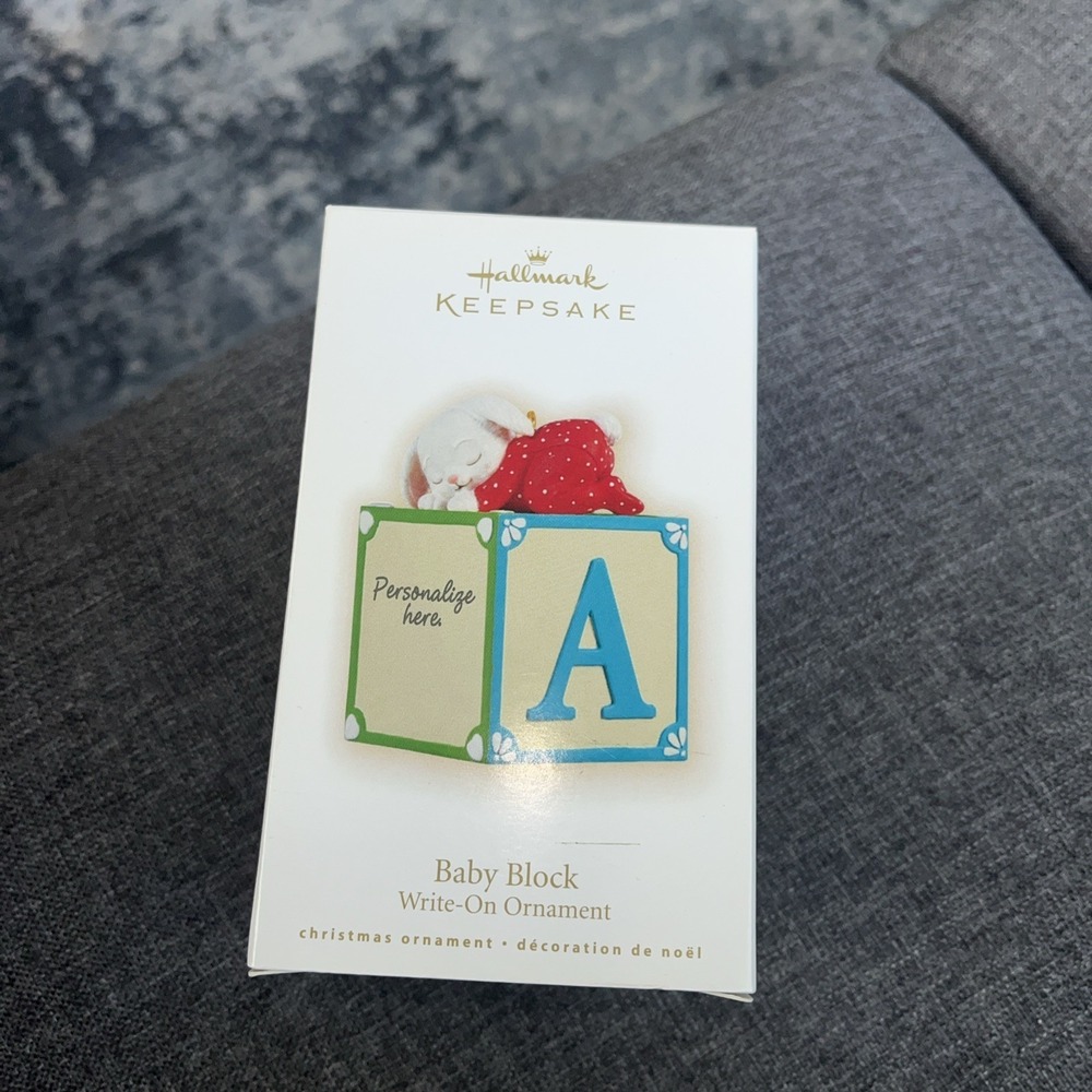 2009 Hallmark Baby Block Write-On Ornament - Bunny Rabbit-12-1-212 - Picture 2 of 3